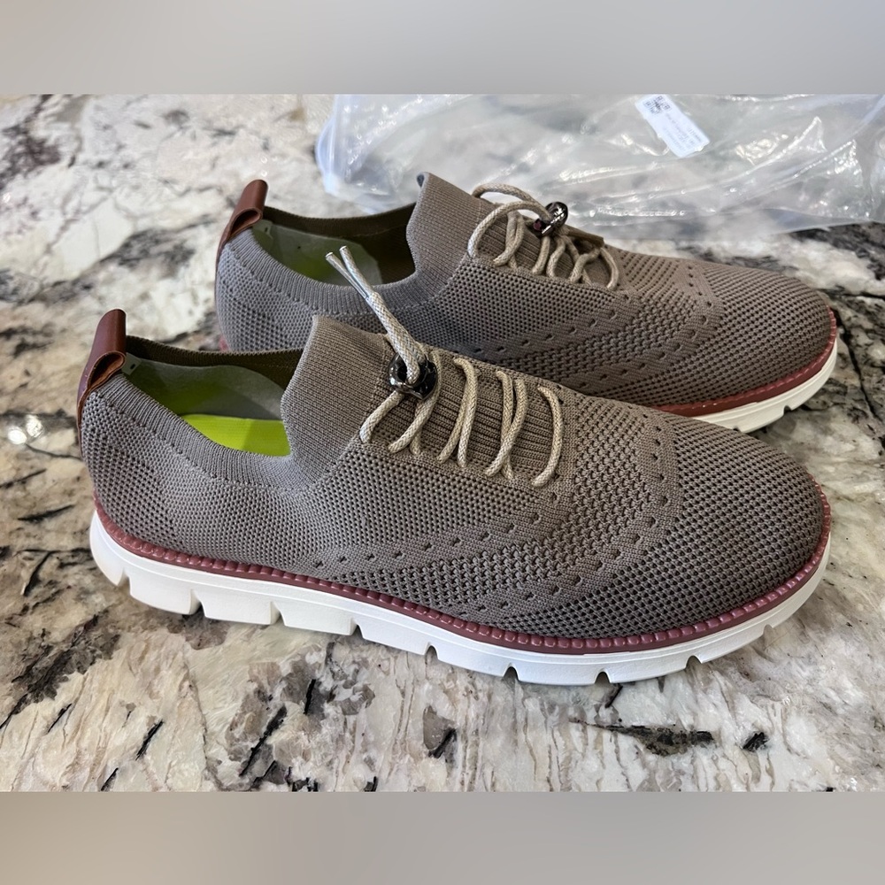 NWT Men’s casual oxfords. Size 8 1/2.